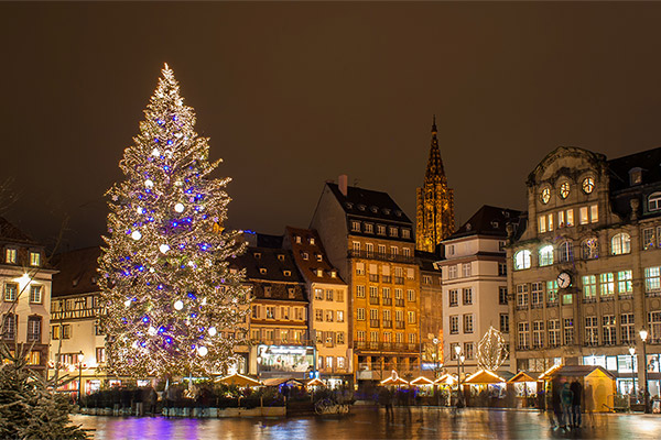 Strazburg, Fransa Avrupa’yı Noel pazarlarının coşkusu sardı
